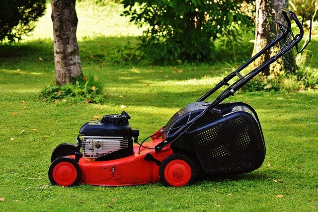 lawn-mower-1593898_640